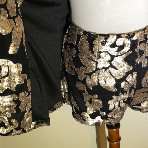 Sequin Shorts Suit - Picture 7 of 16